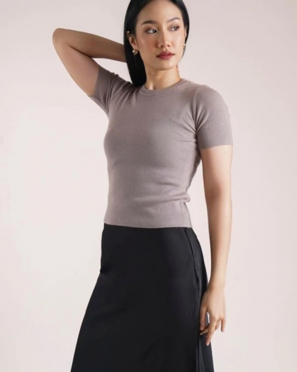 RYLENE EVE Basic Knit Short Sleeve Top | Atasan Wanita Lengan Pendek Basic Casual