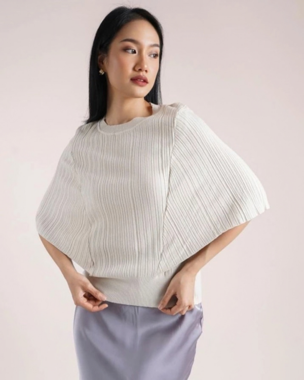 RYLENE RAYNA Short Sleeve Batwing | Atasan Rajut Batwing Lengan Pendek Wanita