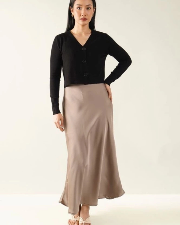 RYLENE SERENE Buttoned Up Cardigan | Cardigan Rajut Crop V-Neck Wanita
